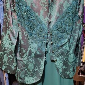 Green Embroidered Women's Top And Skirt